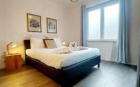 New Charming Grand Place Apartment